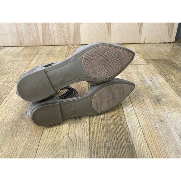 Rampage Taupe-Tan Faux Suede Pointed Toe Ankle Wrap Flats Size 7 Zip Back - Picture 7 of 7